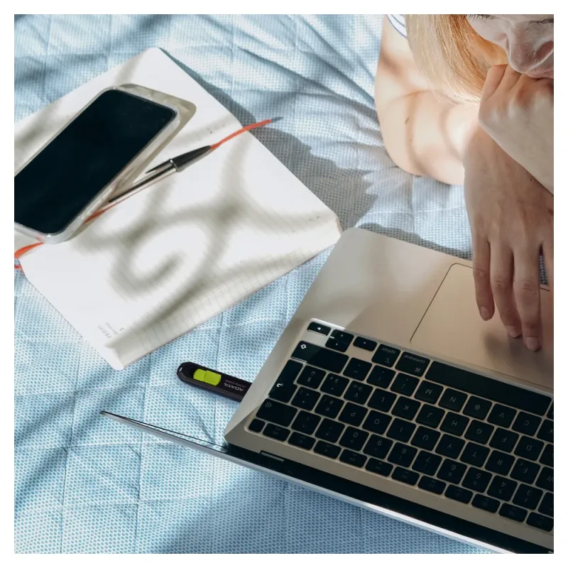 Memoria USB ADATA UC300 - 128GB - USB-C - Negro con Verde - ACHO-UC300-128G-RBK/GN