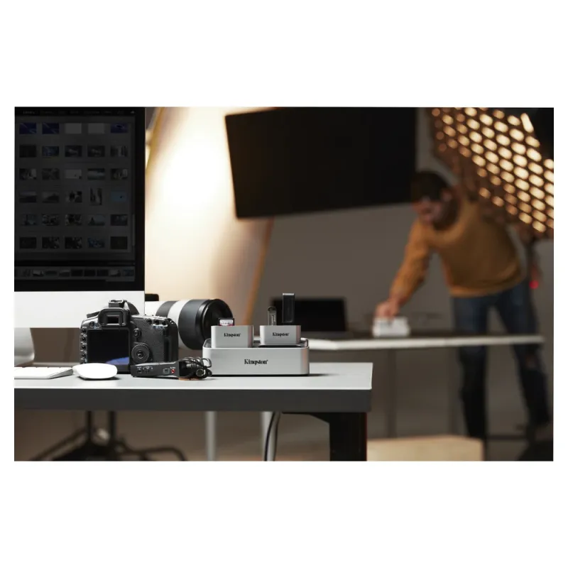 Lector de Tarjetas Kingston Workflow microSD Reader - 2 Tarjetas microSD - USB 3.2 - Negro con Plata - WFS-SDC