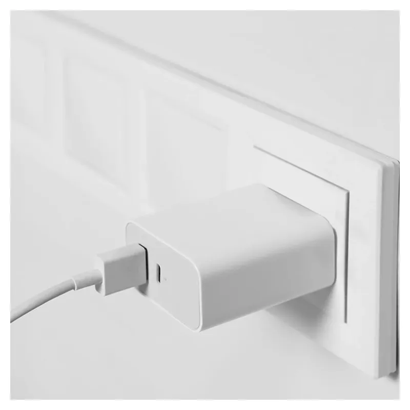 Cargador de Pared Vorago AU-350 - USB 3.0 - USB-C - Blanco - AU-350-WH